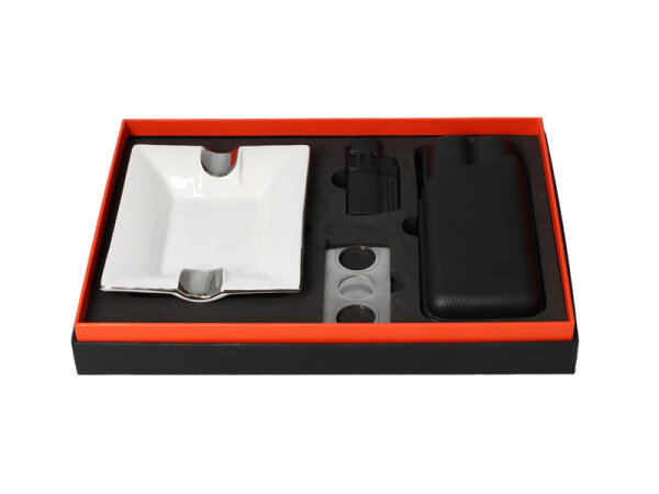 Zigarrenset: Zigarrenascher, Etui Ring 57, Cutter Ring 53, 4er Jet-Feuerzeug, mit Geschenkbox